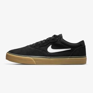 Nike Boys Sz4 SB Chron 2.0 Skate Shoe with gum sole